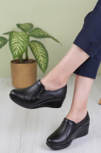 انتخاب کفش مناسب برای محیط کار |شهرصندل